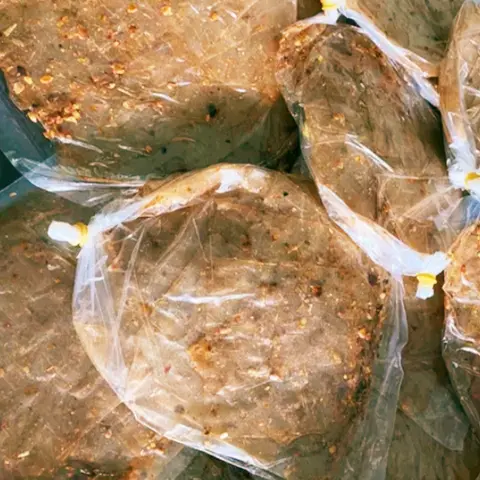 Hình ảnh bánh tráng siêu cay 