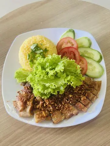 Hình ảnh Cơm ba rọi sốt mắm tỏi 