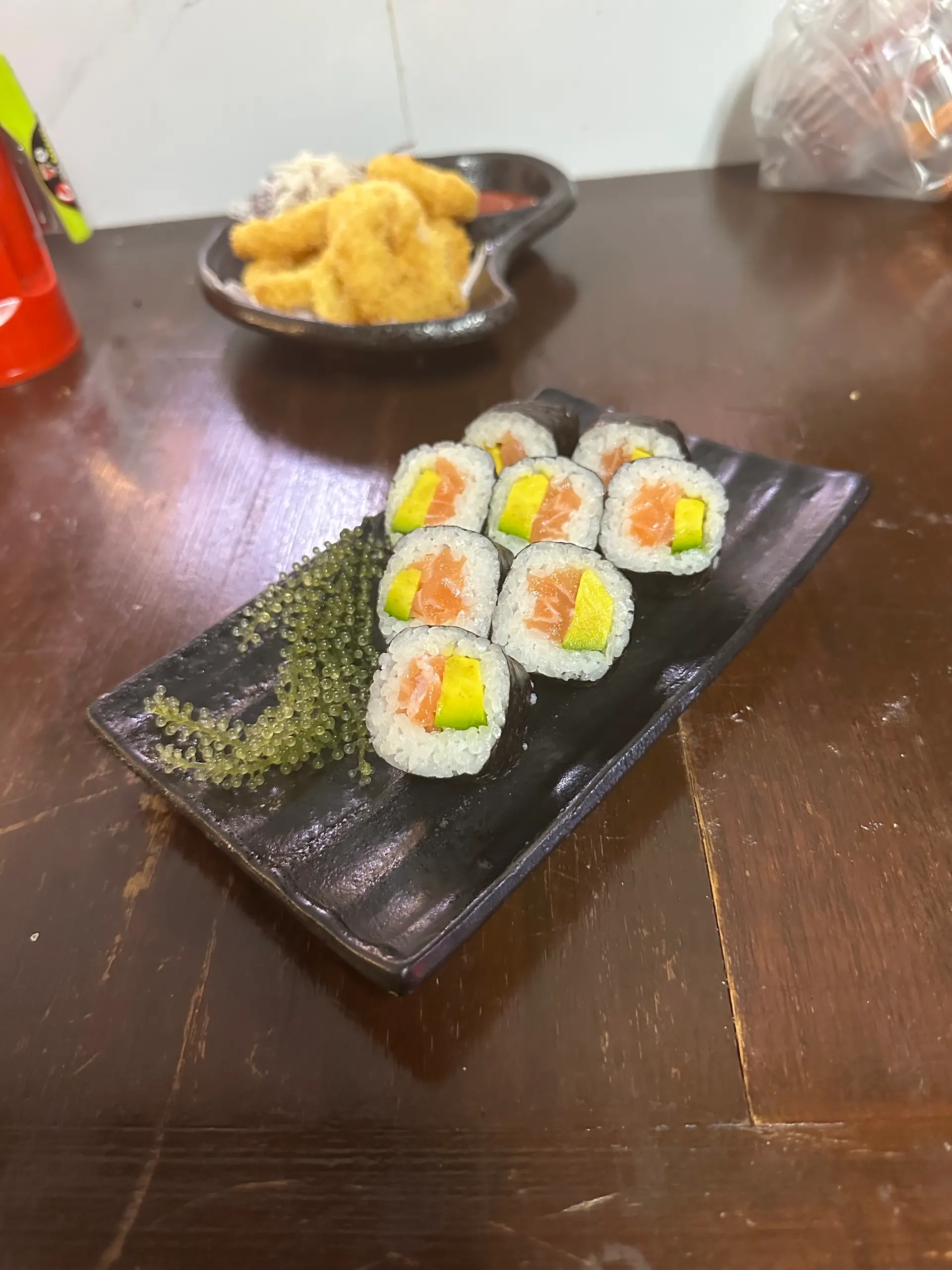 Hình ảnh Sake abokado maki  - F37