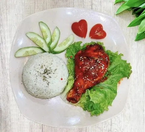 Hình ảnh Cơm gà sốt xá xíu