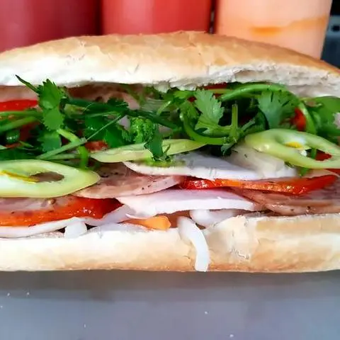Hình ảnh Bánh mì thịt nguội