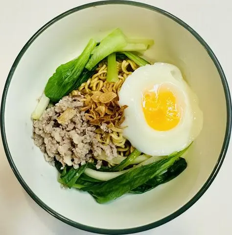 Hình ảnh  Mì khô heo bằm, trứng