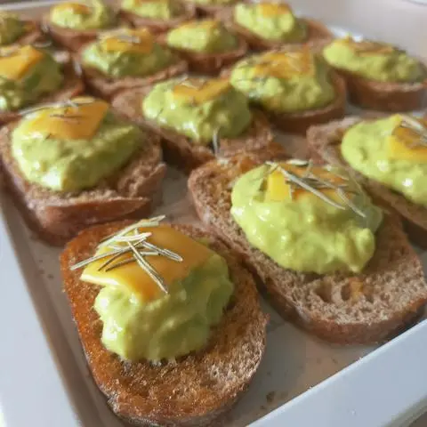 Hình ảnh Combo bánh Toast 2 người