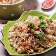 Hình ảnh Cơm chiên gà xé cá mặn