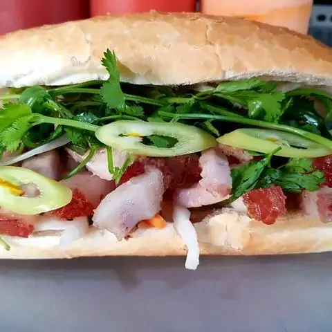 Hình ảnh Bánh mì heo quay