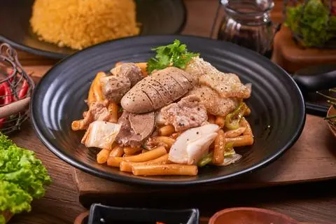 Hình ảnh Nui xào thập cẩm