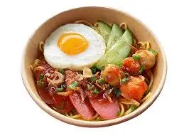 Hình ảnh Mì Xào Bò + Trứng + Xúc Xích