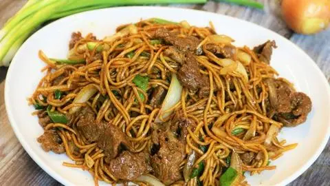 Hình ảnh mì mềm xào bò