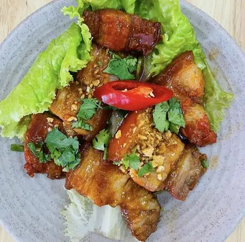 Hình ảnh Cơm Thịt Ba Chỉ xá xíu