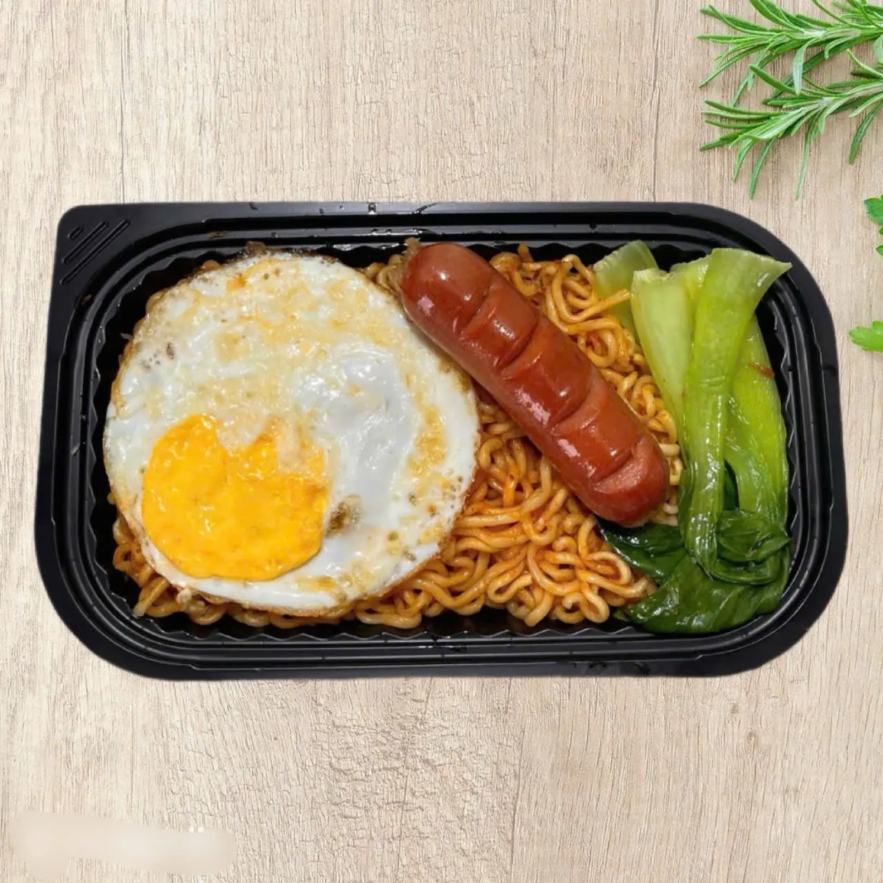 Hình ảnh Mì trộn Siukay trứng xúc xích 