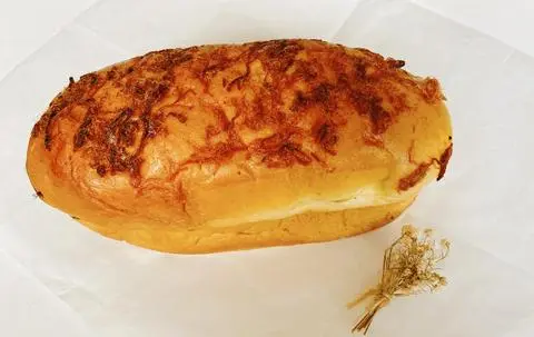 Hình ảnh Bánh mì hoa cúc nhân chà bông trứng muối