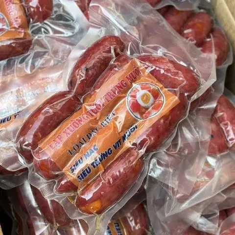 Hình ảnh Lạp xưởng tươi trứng muối (500g)