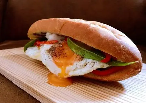 Hình ảnh BÁNH MÌ ỐP LA 1 TRỨNG