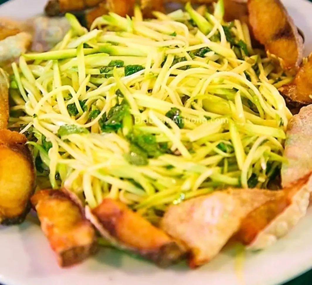 Hình ảnh Gỏi Xoài Cá Dứa(Chiên/Hấp) 