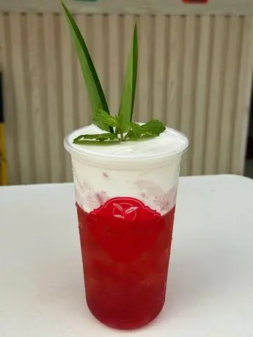 Hình ảnh Trà Dâu Macchiato