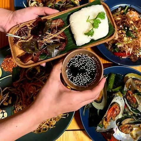 Hình ảnh Heo tắm nắng