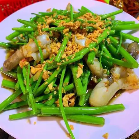 Hình ảnh Ốc Móng Tay Xào Rau Muống