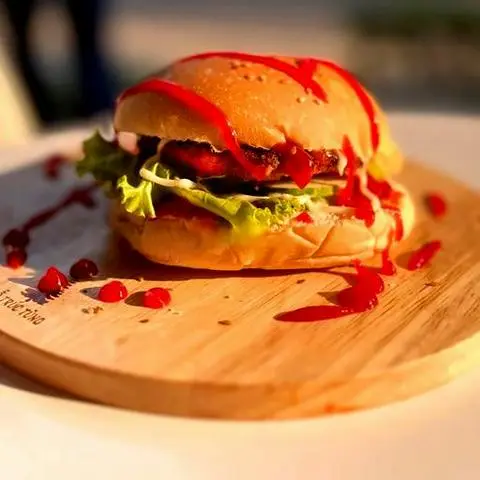 Hình ảnh Burger Bò Phô Mai