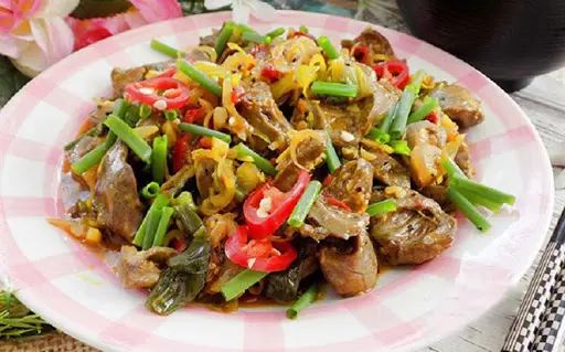 Hình ảnh Cơm lòng gà sả ớt 