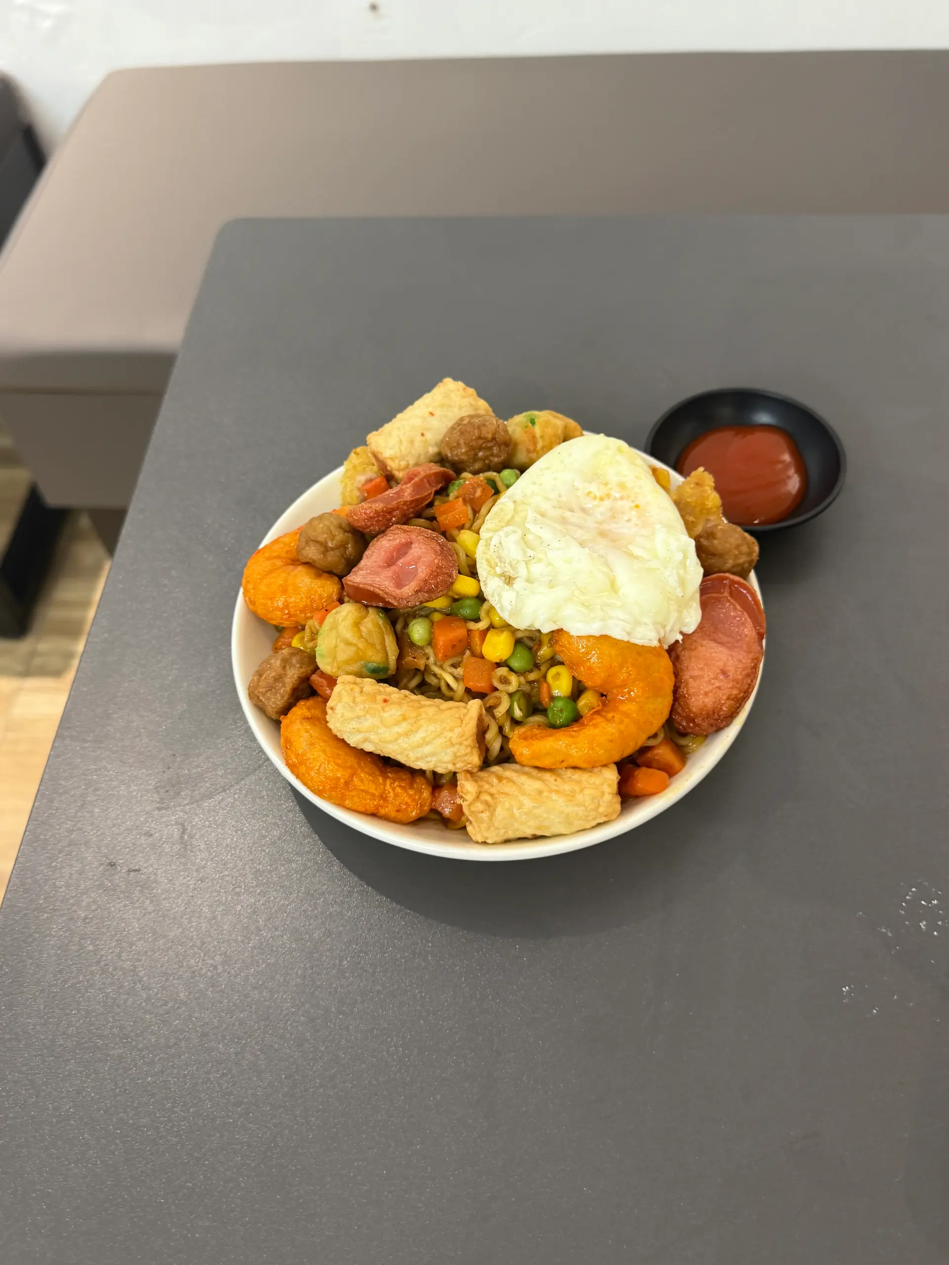 Hình ảnh Mì trộn đặc biệt full topping