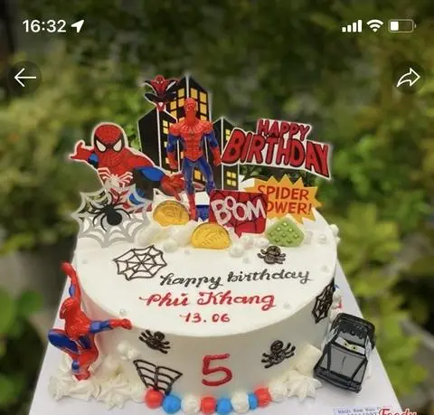 Hình ảnh bánh siêu nhân 17cm 229k