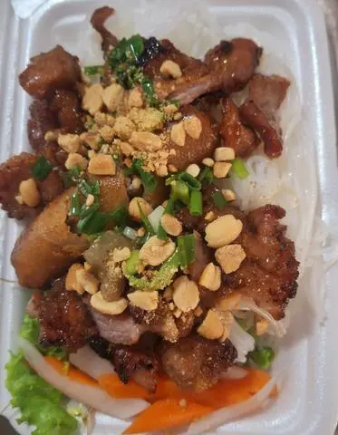 Hình ảnh Bún Thịt Nướng Chả Giò