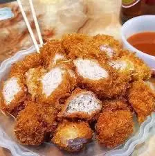 Hình ảnh 10 viên nem chua rán ( 5 cái )