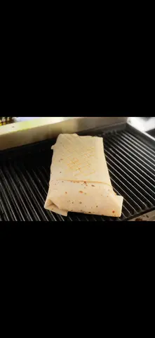 Hình ảnh tacos tôm trứng phô mai + coca + khoai tây