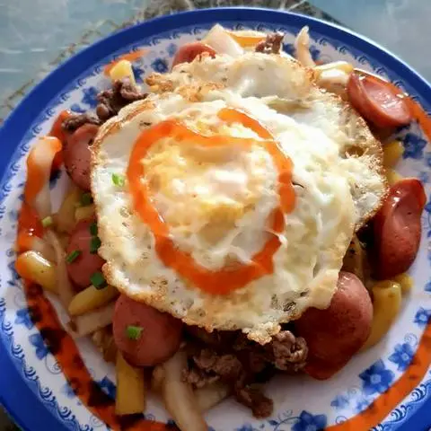Hình ảnh Nui Xào Xúc Xích