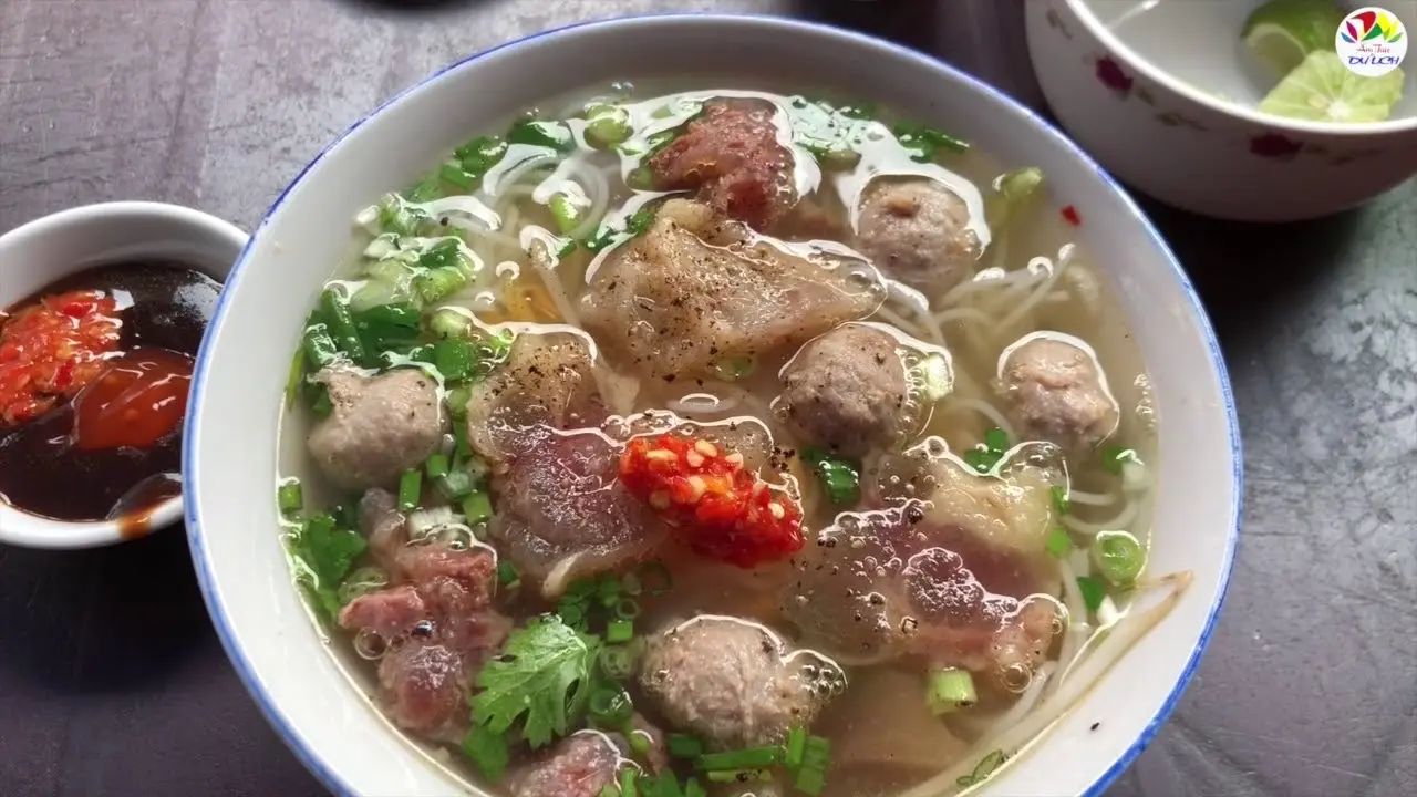 Hình ảnh mỳ gói bò viên + gân
