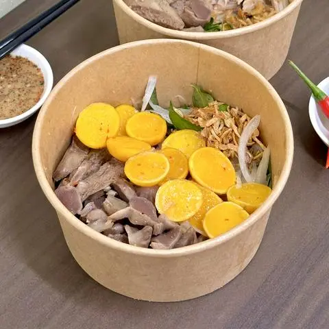 Hình ảnh Gỏi lòng gà trứng non