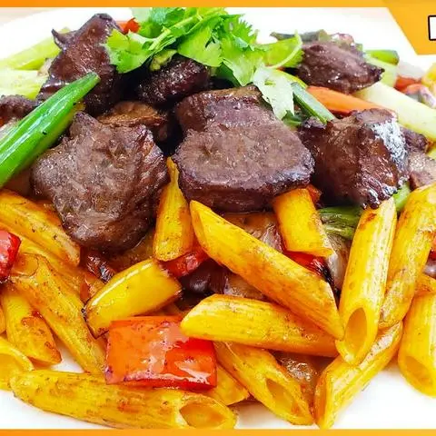 Hình ảnh Nui Xào Bò Lúc Lắc