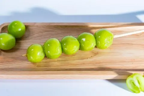Hình ảnh Tanghulu Nho Mẫu Đơn