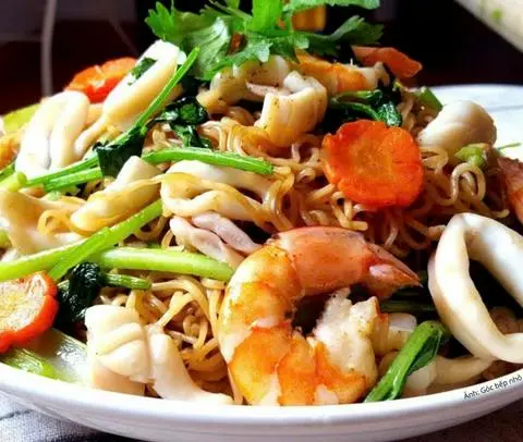 Hình ảnh Mì xào hải sản 