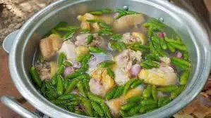 Hình ảnh lẩu gà nòi ớt hiểm trung 