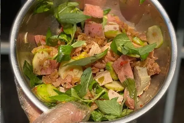 Hình ảnh Nem Chả Trộn Cóc Xoài