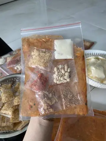 Hình ảnh Bánh tráng bơ cuốn