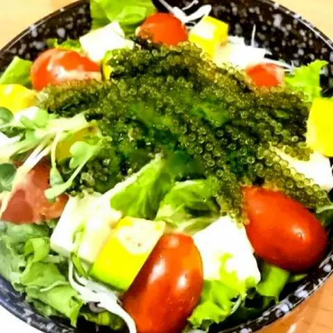 Hình ảnh Salad rong nho - bơ trái