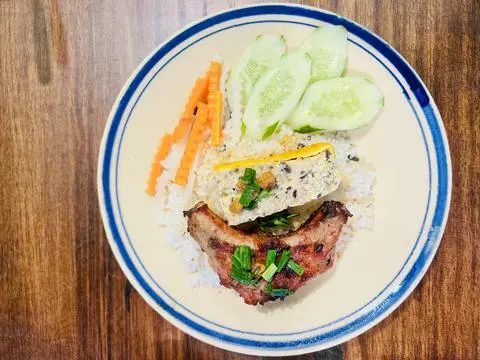 Hình ảnh cơm tấm sườn chả 