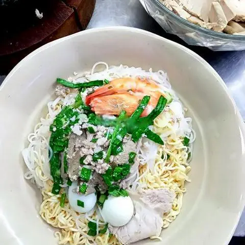 Hình ảnh Mì tươi tô 3 vắt đặc biệt