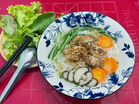 Hình ảnh Bún Nước Lèo Chả Mực