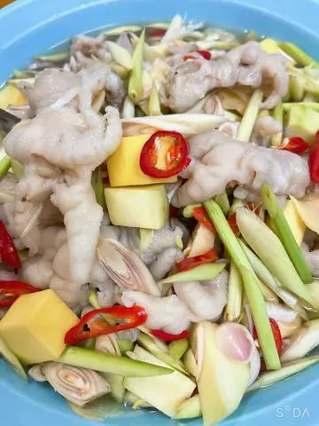 Hình ảnh Chân Gà Ngâm Sả Tắc- 500g