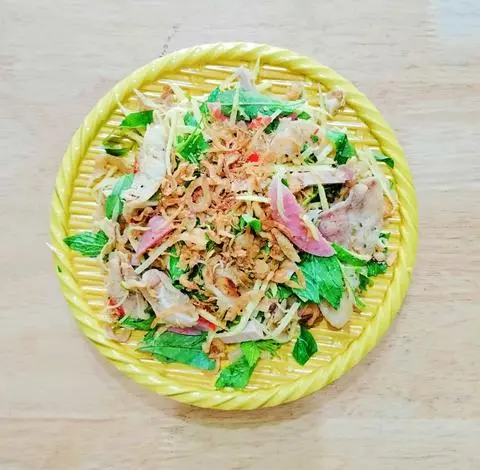 Hình ảnh Gỏi Xoài Tré Rơm Lớn
