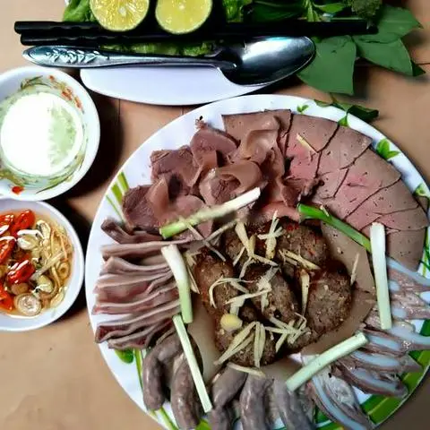 Hình ảnh Lòng thập cẩm dĩa lớn