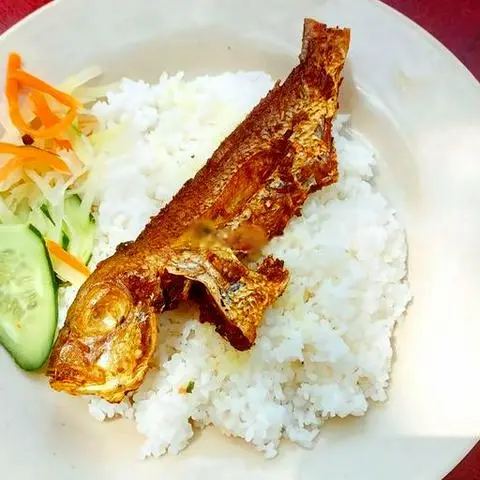 Hình ảnh Cơm cá hường chiên sả