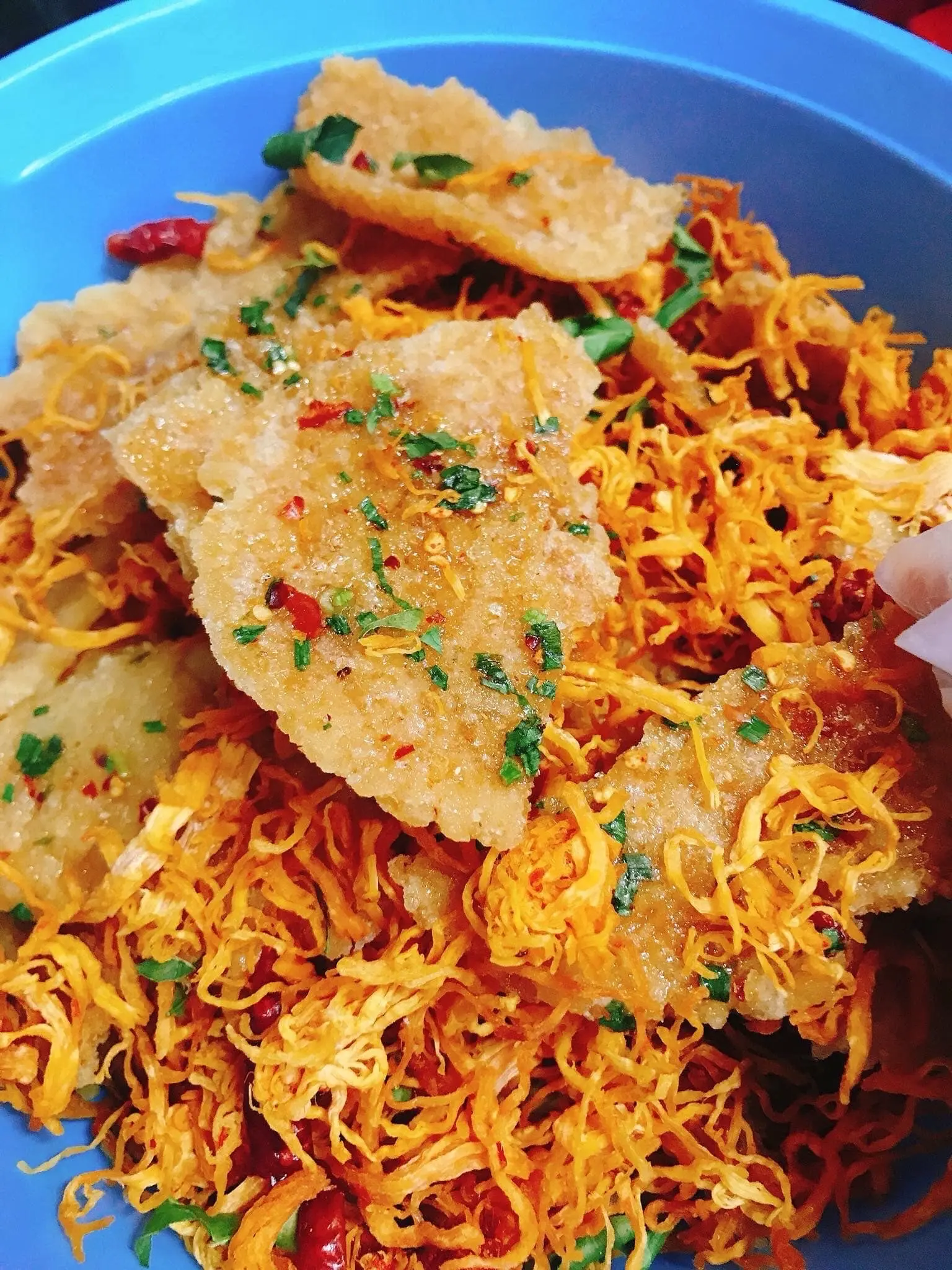 Hình ảnh Cơm cháy lắc khô gà