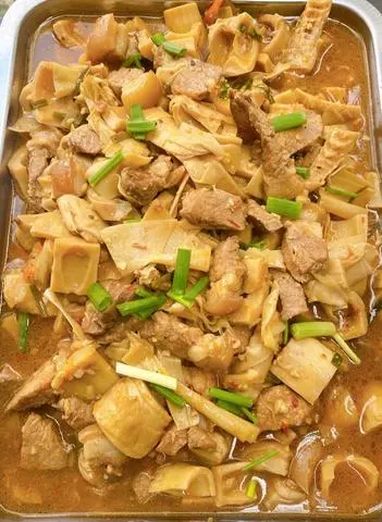Hình ảnh Cơm thịt kho măng