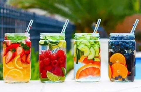 Hình ảnh Detox thơm - táo - củ dền