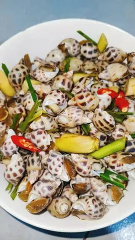 Hình ảnh Ốc Hương Xào Sả Ớt Phần Nhỏ 