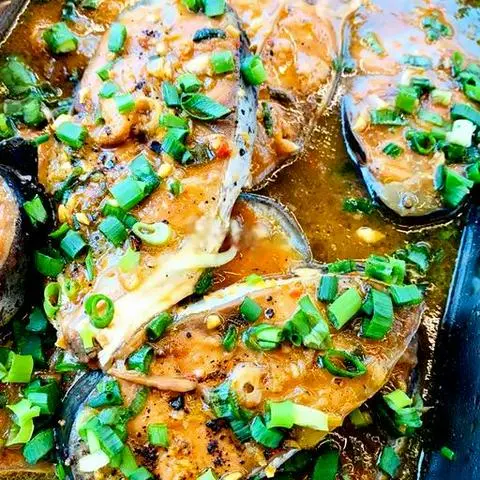Hình ảnh Cơm Cá basa kho tộ